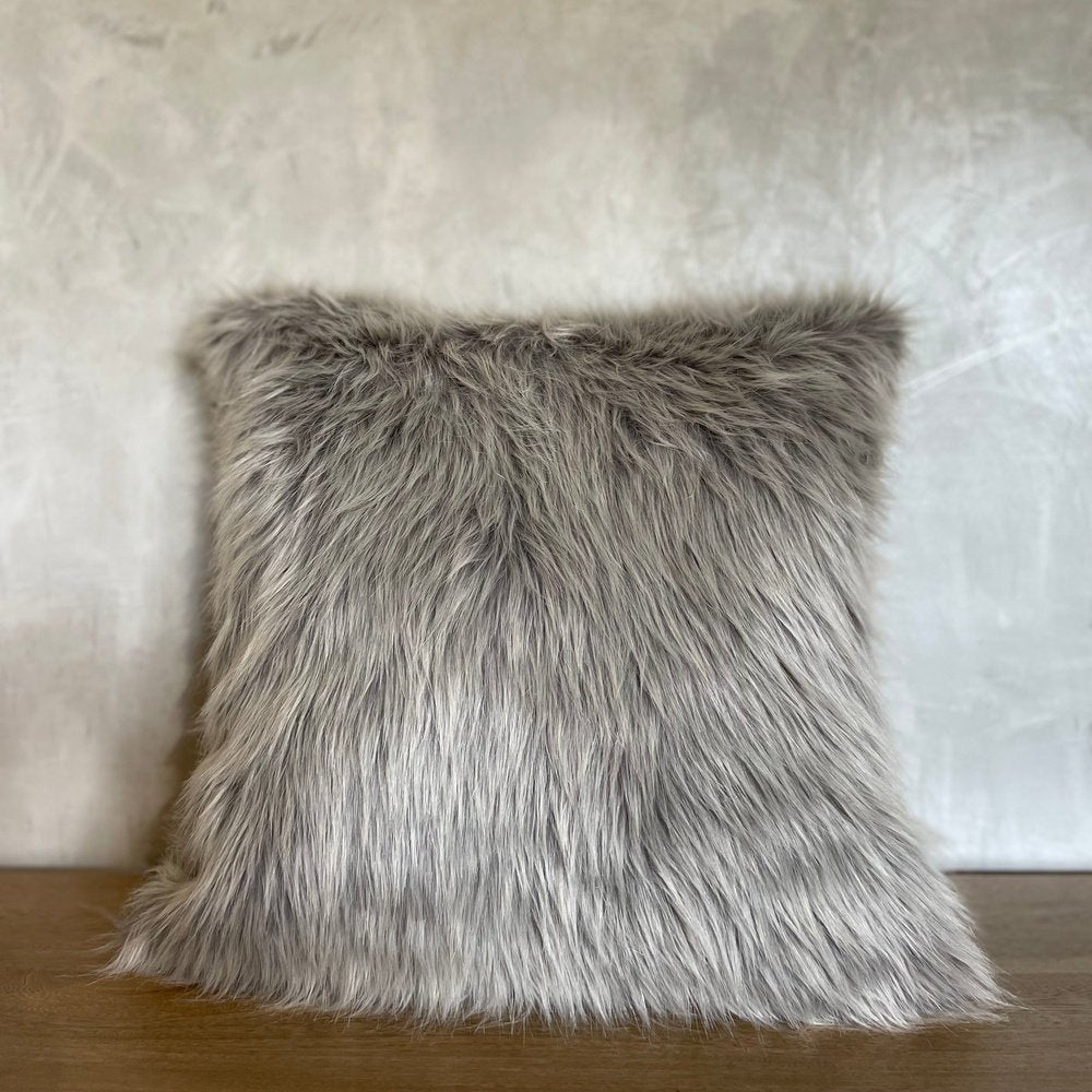 Coj&iacute;n Faux Fur Gris con Beige Funda Coj&iacute;n (Sin relleno) Hugga Colombia Cojines huggastore.myshopify.com Hugga Store