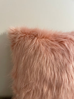 Coj&iacute;n Faux Fur Rosa  Hugga Colombia Cojines huggastore.myshopify.com Hugga Store